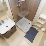 2br Lakeside Haven W Ac By Nw Apartment *