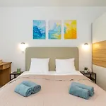 2br Lakeside Haven W Ac By Nw Apartment *