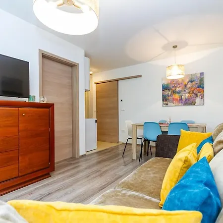 2br Lakeside Haven W Ac By Nw Daire Siofok
