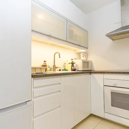 2br Lakeside Haven W Ac By Nw Daire
