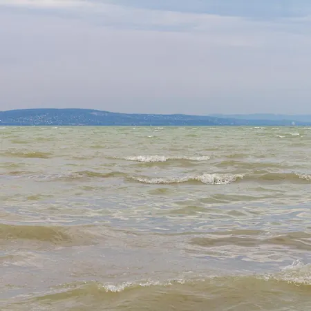 2br Lakeside Haven W Ac By Nw Daire Siofok