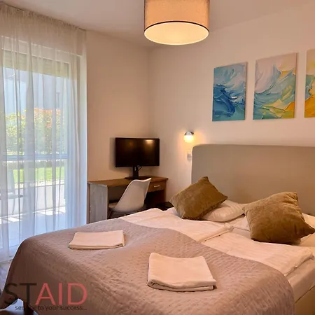 2br Lakeside Haven W Ac By Nw
