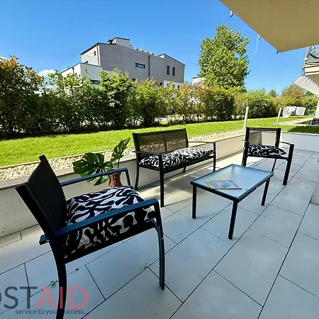 2br Lakeside Haven W Ac By Nw *